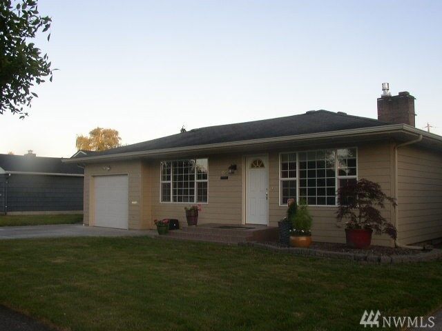 Property Photo:  3029 Maple Street  WA 98632 