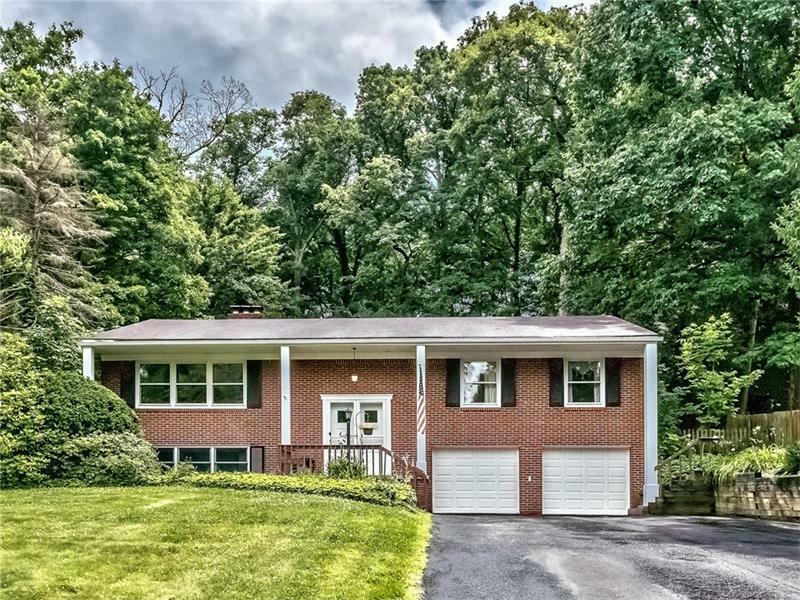 Property Photo:  1084 Woodhill Dr  PA 15044 