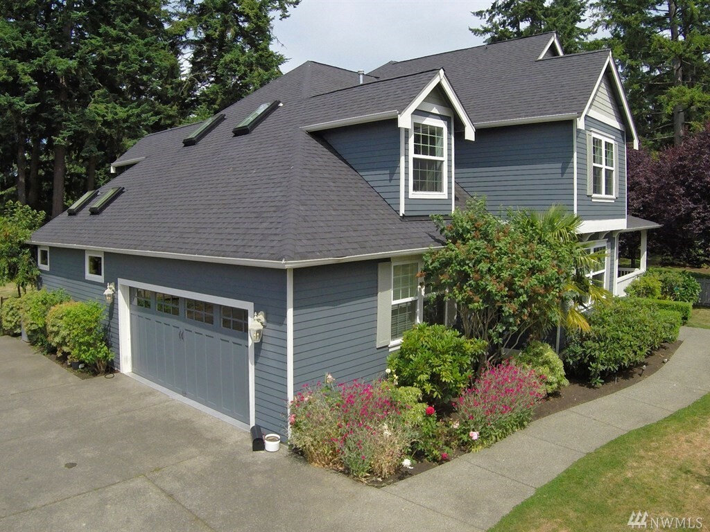 Property Photo:  22612 88th Ave W  WA 98026 