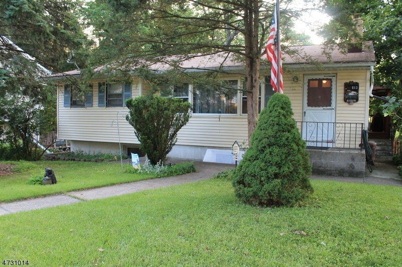 Property Photo: 613 E Vail Rd NJ 07850