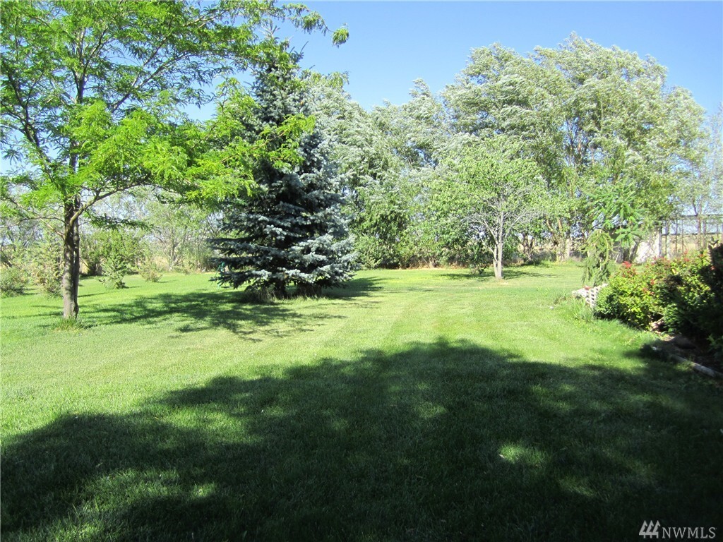Property Photo: 2246 NW Rd 11.7 WA 98823