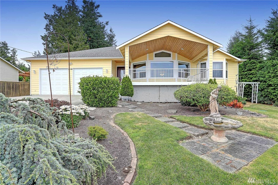 Property Photo:  318 Burke Dr  WA 98282 