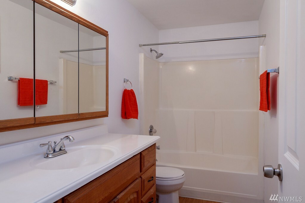 Property Photo: 3309 Hillington Ct SE WA 98366