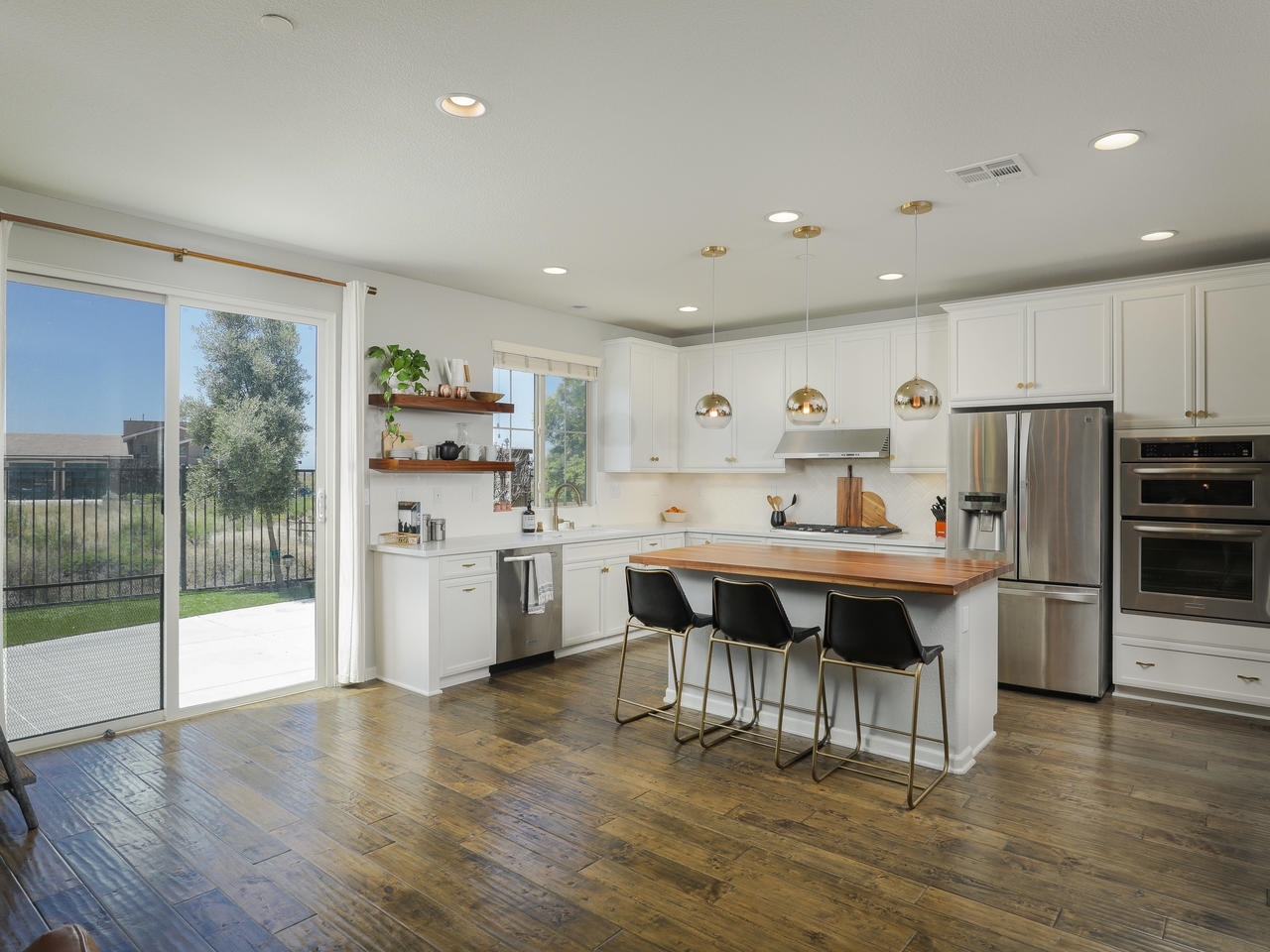 Property Photo: 3445 Corte Panorama CA 92009