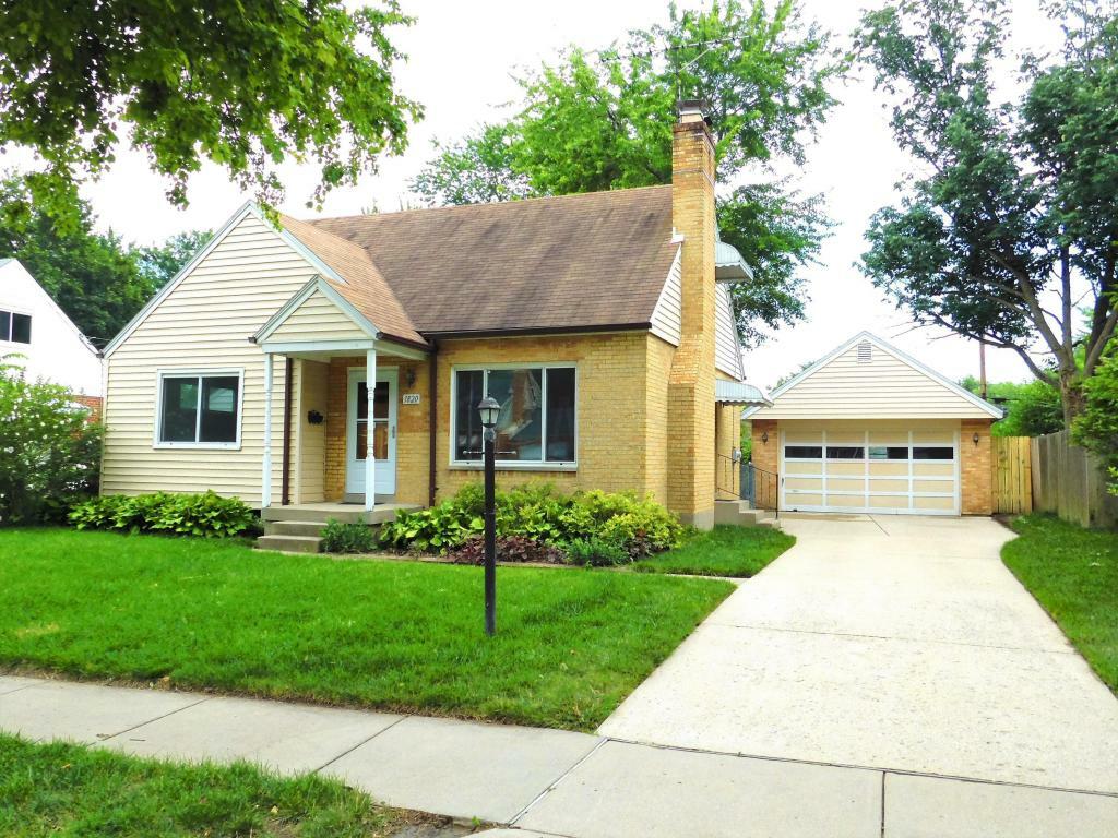 Property Photo: 1820 Ridgemore Avenue OH 45429