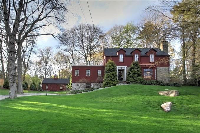 Property Photo: 21 Woodcrest Avenue CT 06611