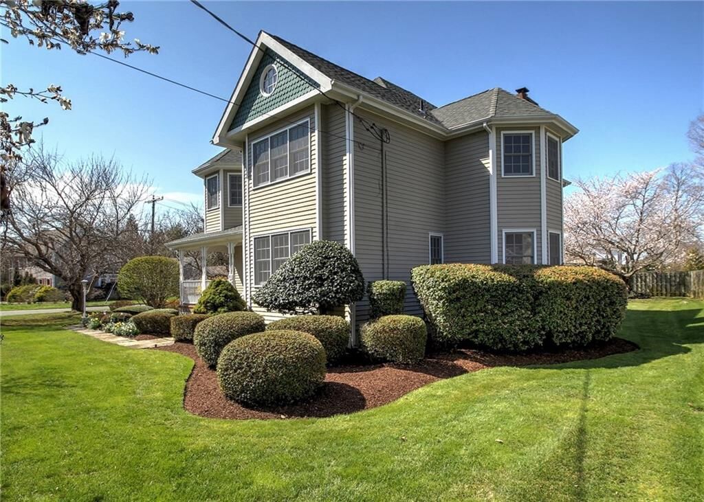 Property Photo:  311 Gulf Street  CT 06460