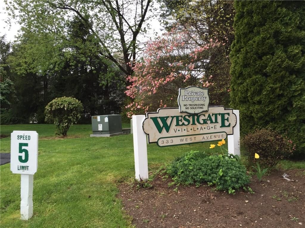 Property Photo:  333 West Avenue 19  CT 06461 