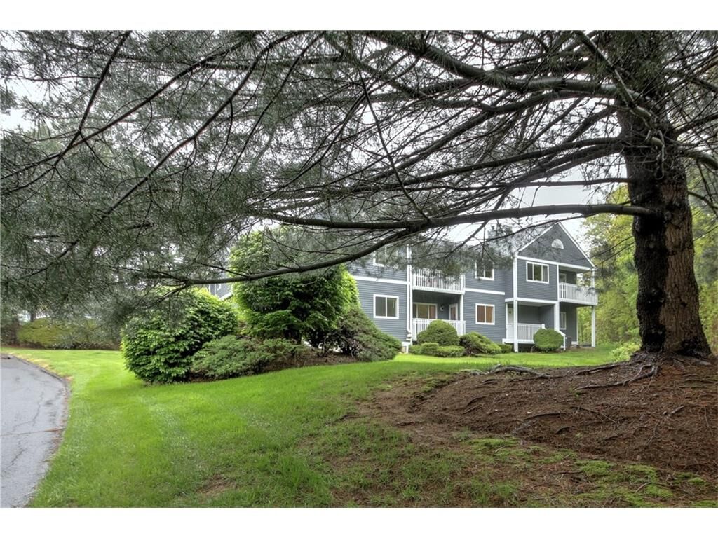 Property Photo:  102 Wendover Drive B  CT 06468 