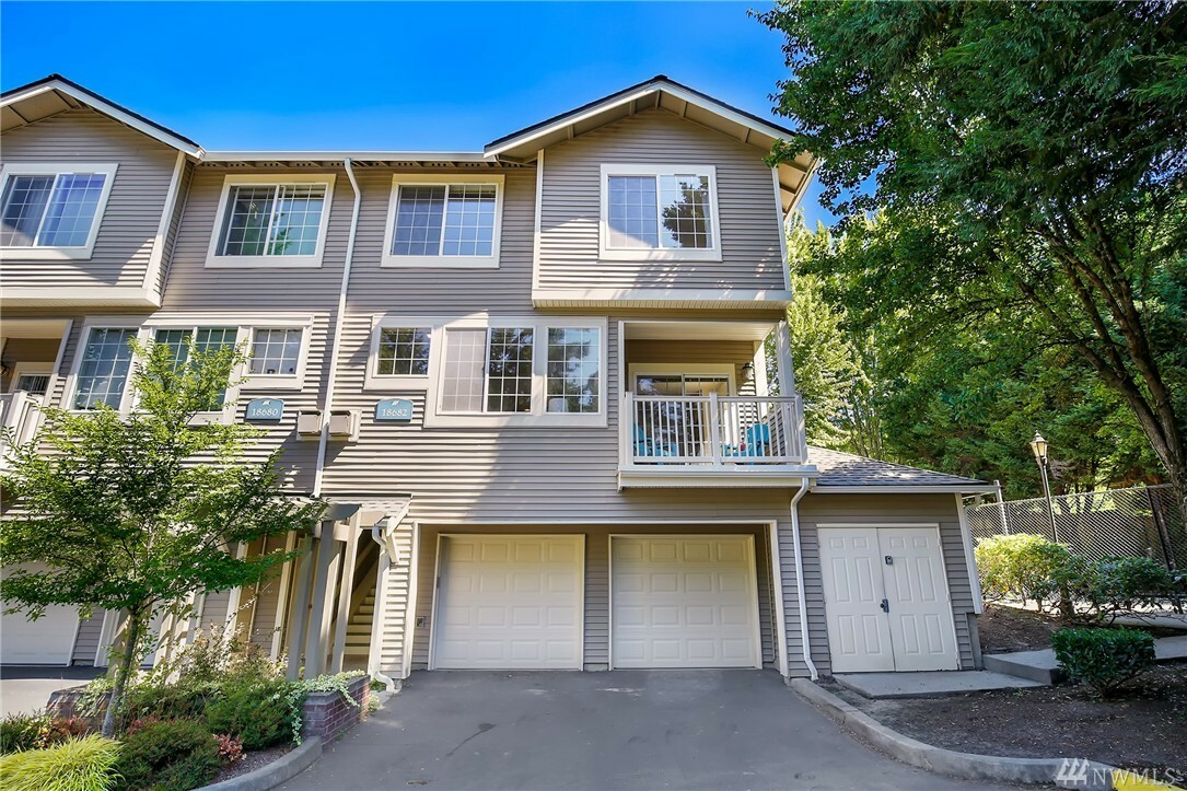 Property Photo:  18682 NE 55th Wy  WA 98052 