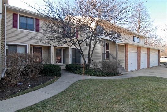 Property Photo:  1092 Hidden Lake Drive  IL 60089 