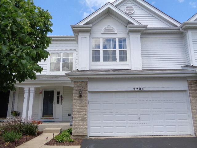 Property Photo:  2204 Foxmoor Lane 2204  IL 60502 