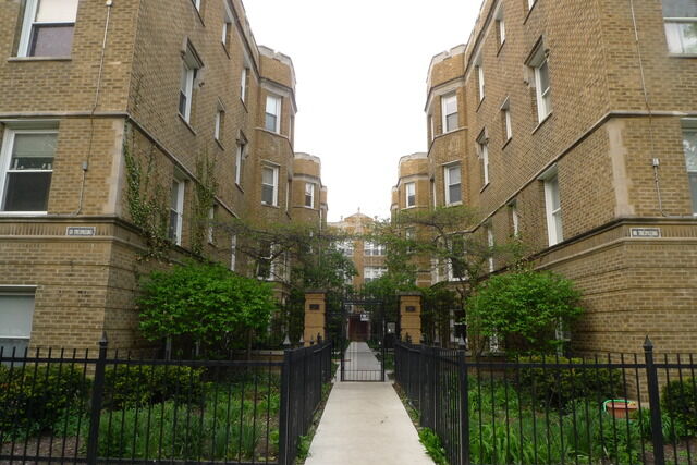 Property Photo:  1622 W Farwell Avenue 1A  IL 60626 