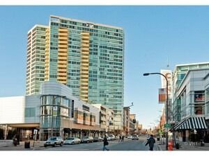 Property Photo: 1720 Maple Avenue 406 IL 60201