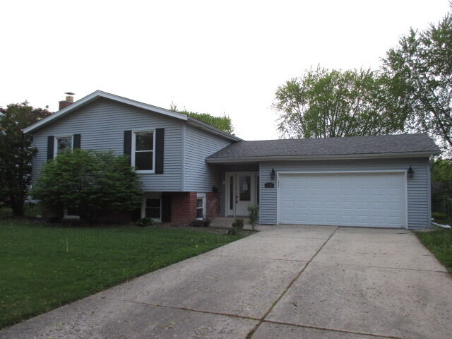 Property Photo:  518 Maple Lane  IL 60561 