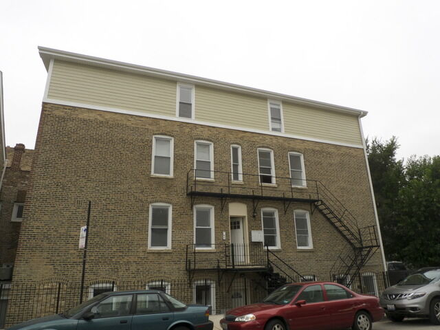 Property Photo:  1610 N Bosworth Avenue Gs  IL 60642 