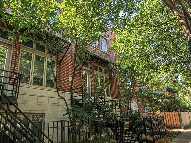 Property Photo: 2261 W St Paul Avenue IL 60647