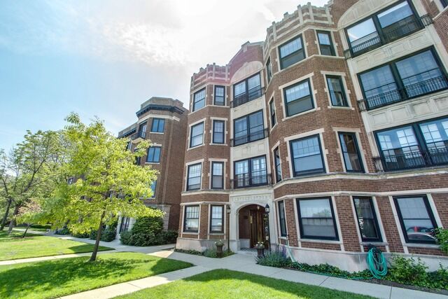 Property Photo:  622 Sheridan Square 3  IL 60202 