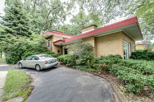 Property Photo: 9201 Karlov Avenue IL 60076