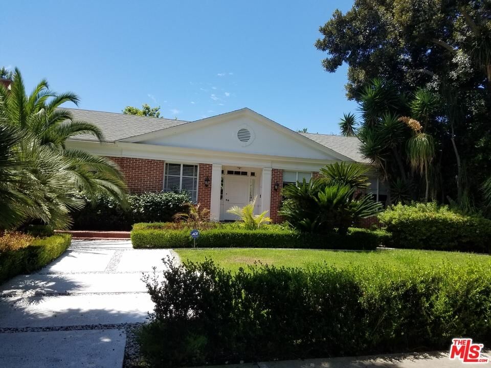 Property Photo:  619 N Rodeo Dr  CA 90210 