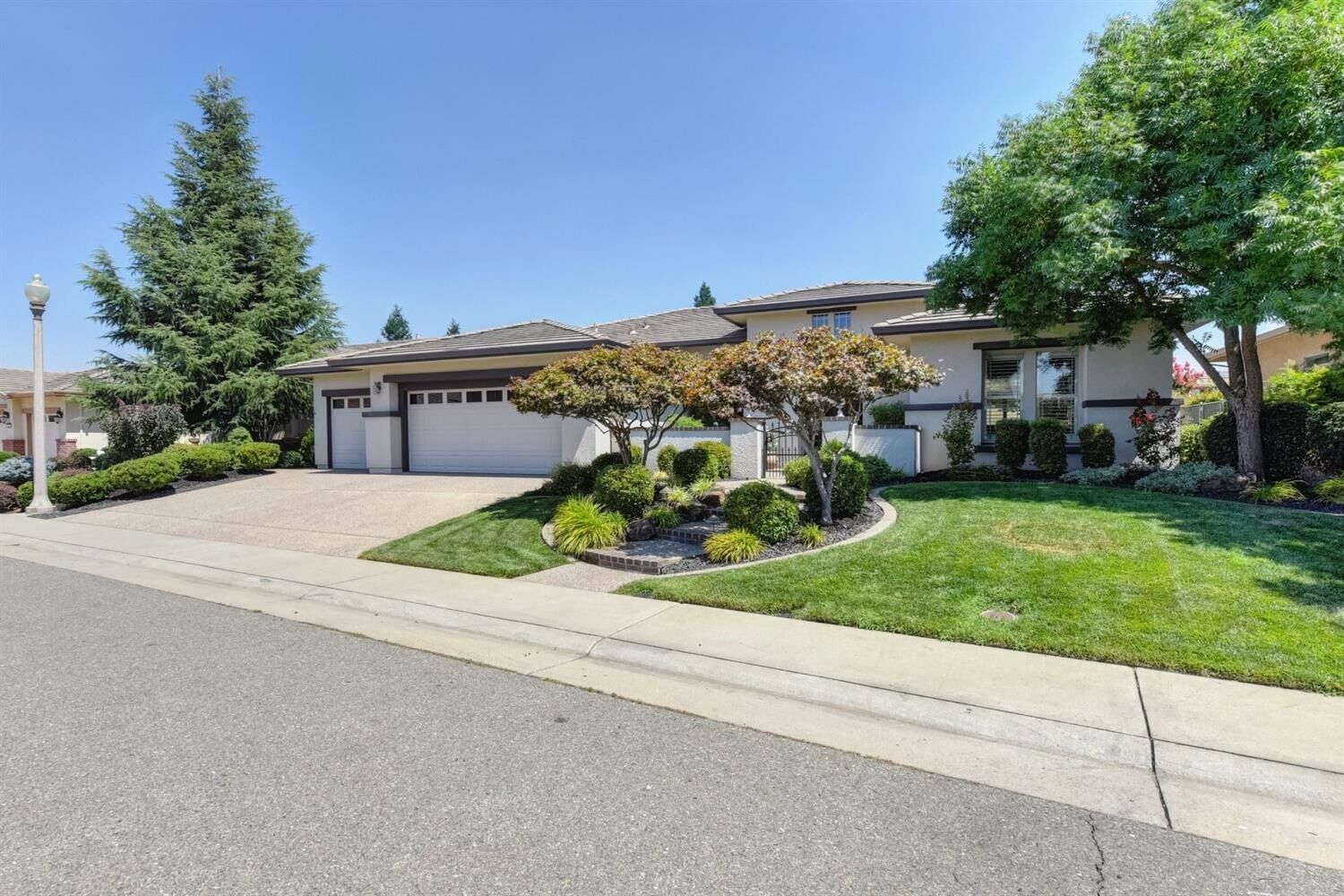 Property Photo: 1700 Carnelian Court CA 95648