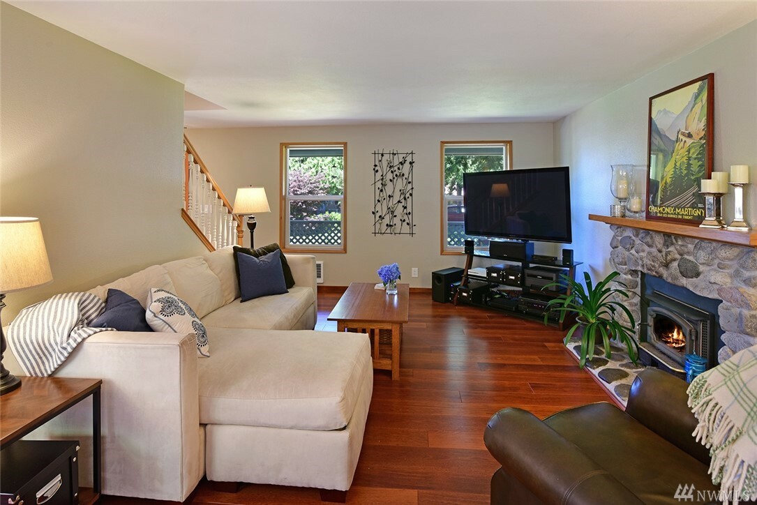 Property Photo:  2009 NW Mulholland Blvd  WA 98370 