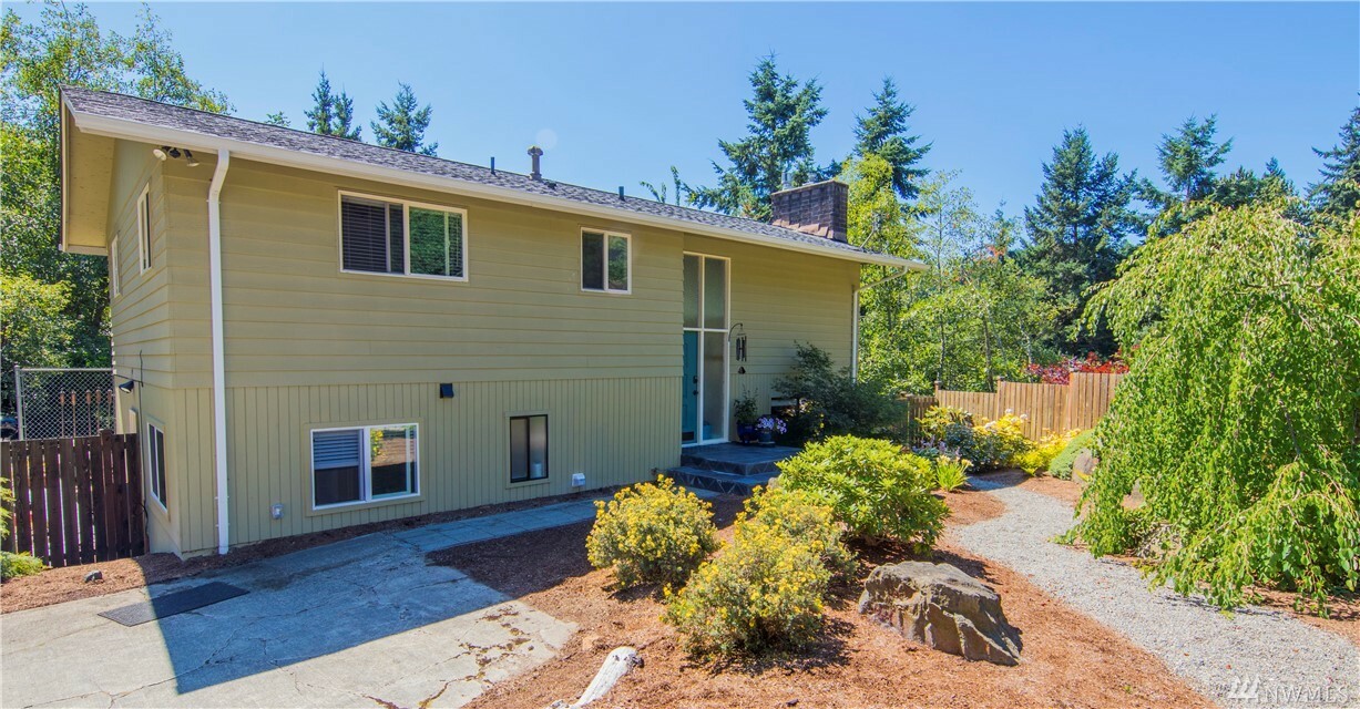 Property Photo:  1634 SW 140th St  WA 98166 