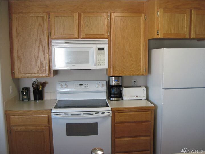 Property Photo:  118 E Linden Ave  WA 98837 