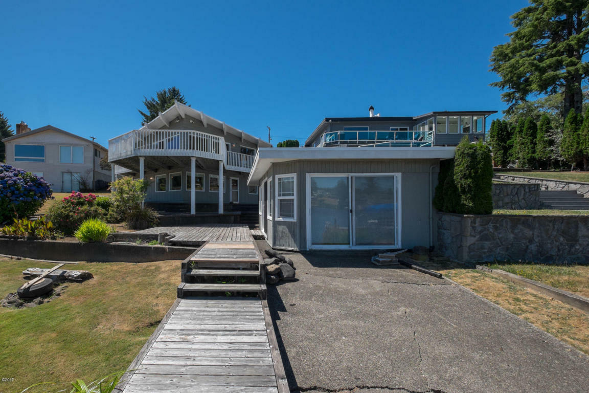Property Photo: 3456 NE Yacht Avenue OR 97367