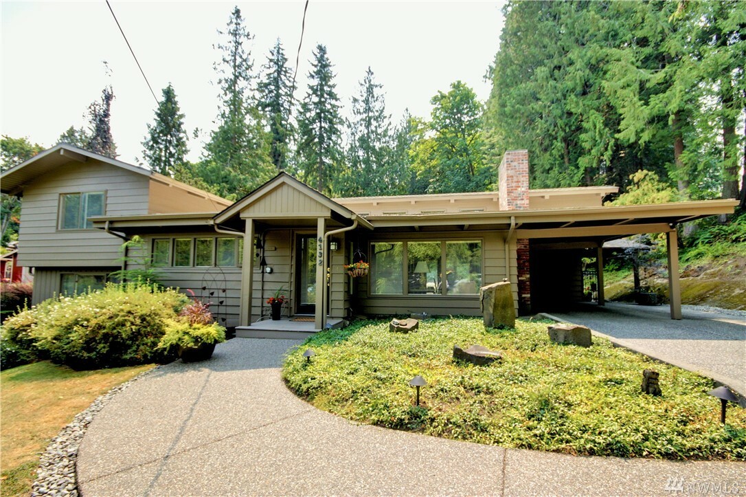 Property Photo:  4132 Lakeway Dr  WA 98229 