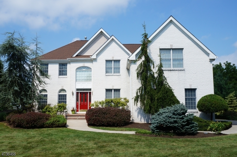 Property Photo:  2 Old Mill Ct  NJ 08551 