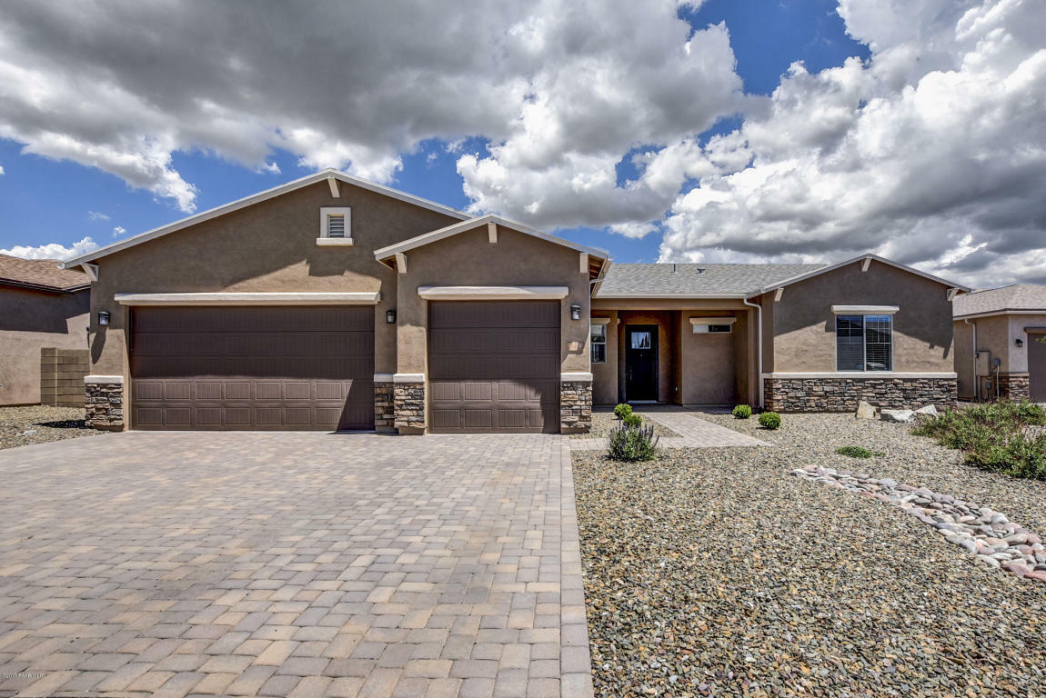 Property Photo:  8239 N Rainbow Vista  AZ 86315 