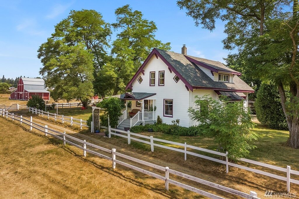 Property Photo: 20366 Noll Rd NE WA 98370