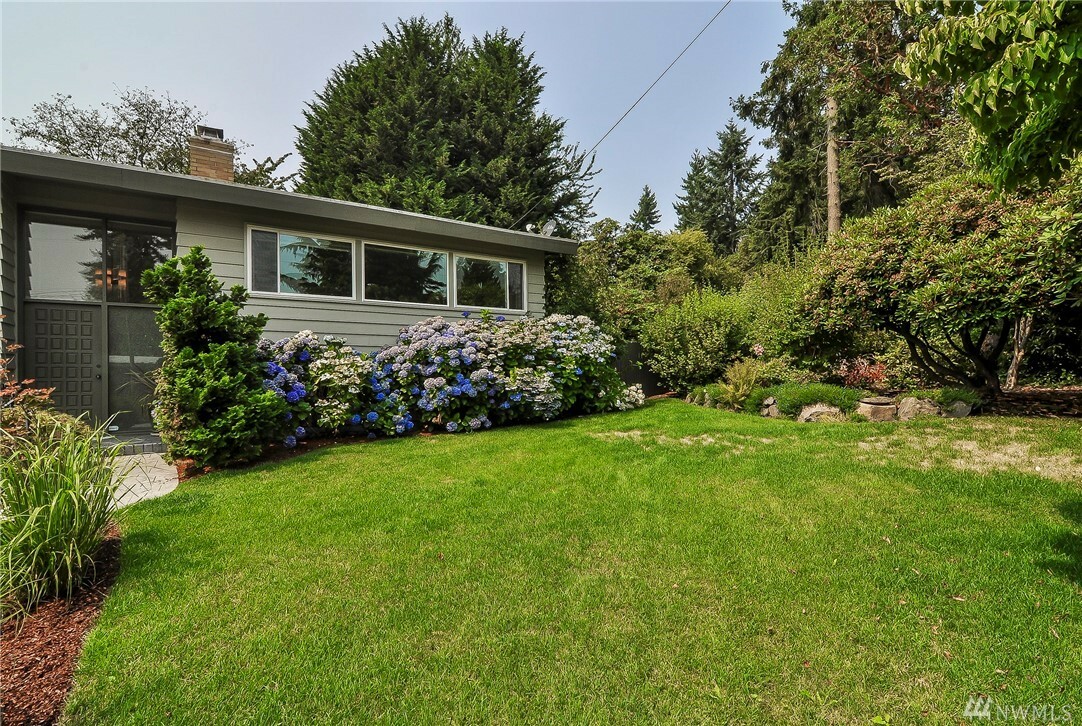 Property Photo:  20903 6th Ave S  WA 98198 