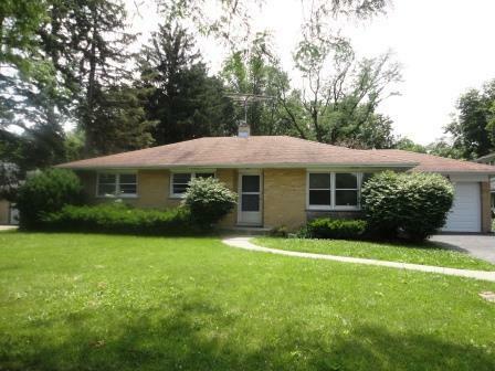 Property Photo:  227 Rockland Road  IL 60048 