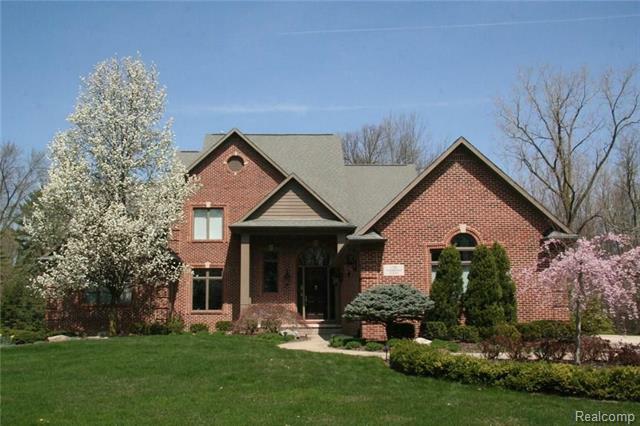 Property Photo:  130 Turnberry Court  MI 48025 