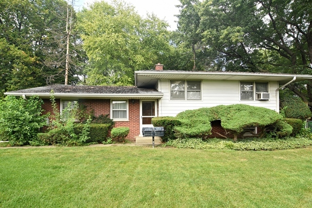 Property Photo:  2817 Briarwood Drive East  IL 60005 