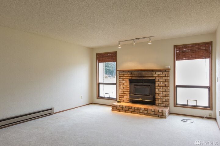 Property Photo: 448 NW 7th Ave WA 98277