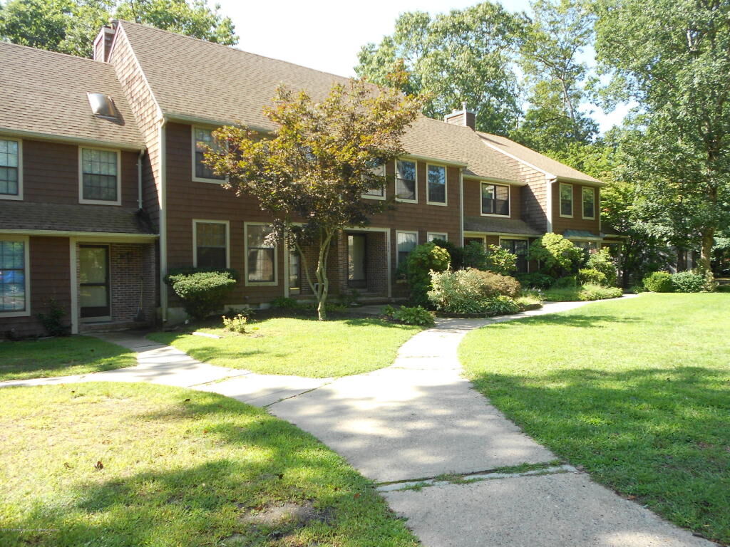 Property Photo:  304 Bent Trail  NJ 08753 