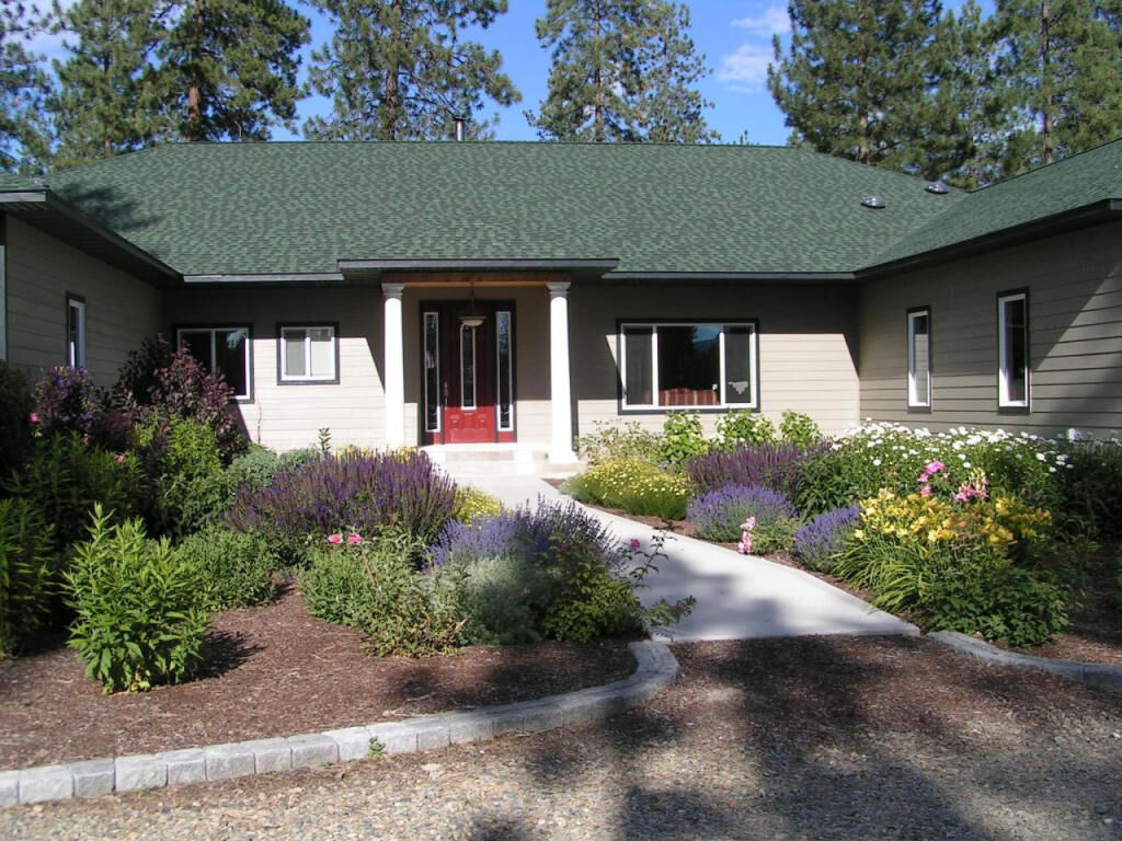 Property Photo:  261 Palmer Ln  WA 99109 