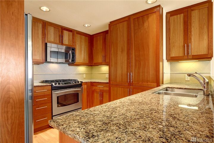 Property Photo: 900 Warren Ave N 303 WA 98109