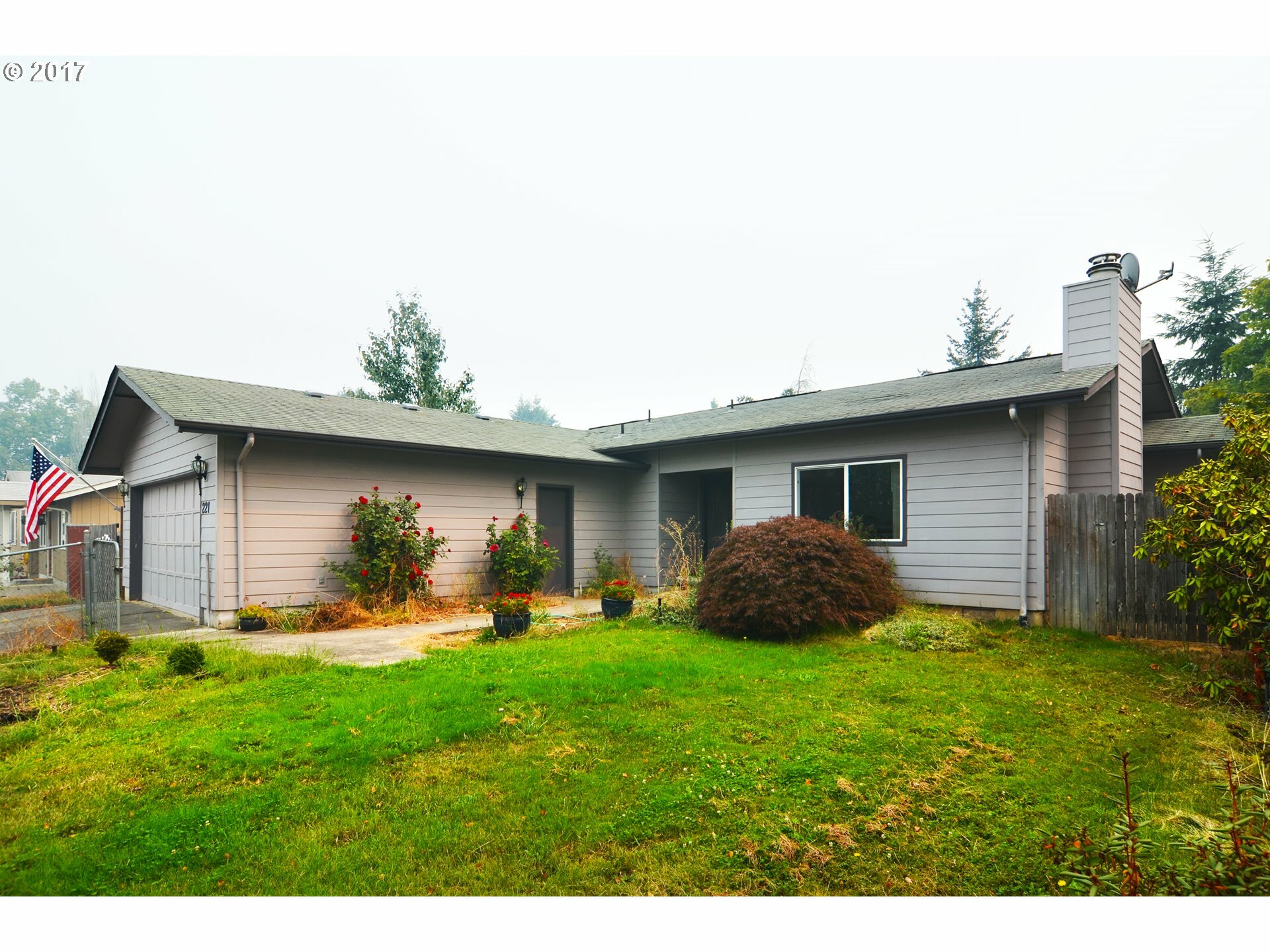 Property Photo: 221 72nd St OR 97478