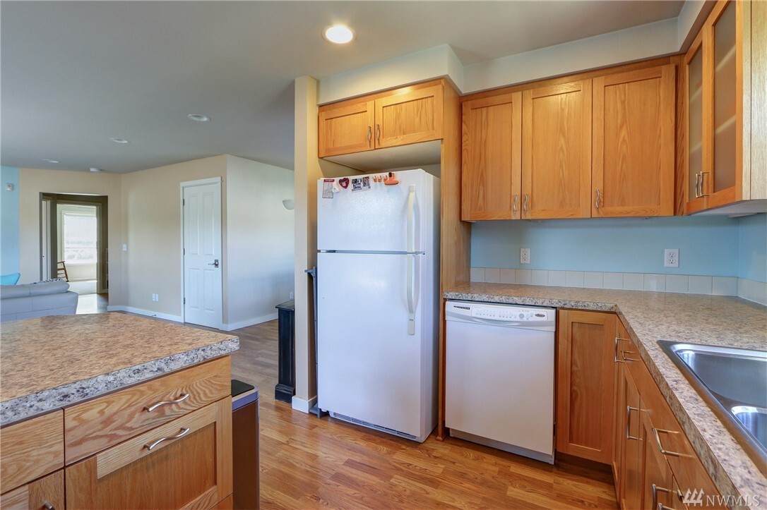Property Photo: 7701 Beacon Place NE 103 WA 98311