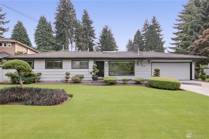 Property Photo: 14705 SE Eastgate Dr WA 98006