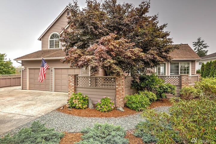 Property Photo:  812 SW Fairhaven Dr  WA 98277 