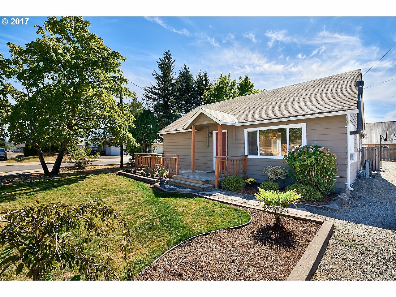Property Photo: 113 E Third St OR 97101