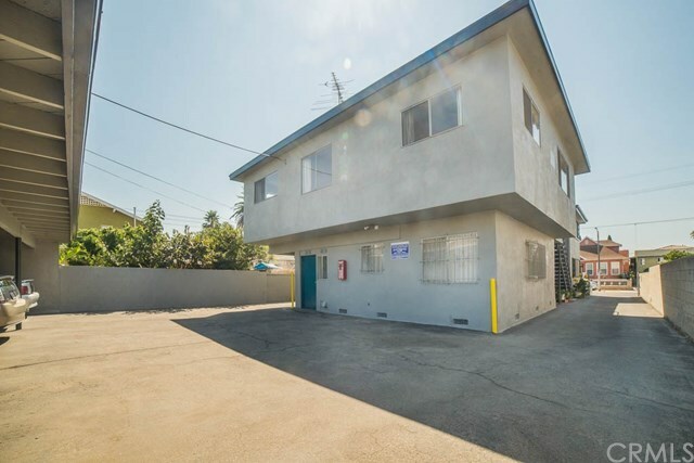 Property Photo:  1148 Fedora Street  CA 90006 