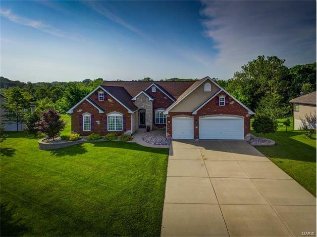 Property Photo: 634 Briar Lake Place IL 62236