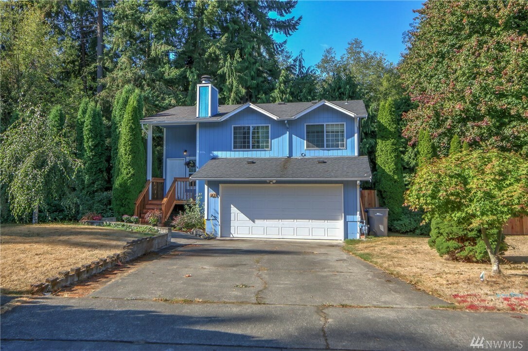 Property Photo:  615 NE Auklet Ct  WA 98311 