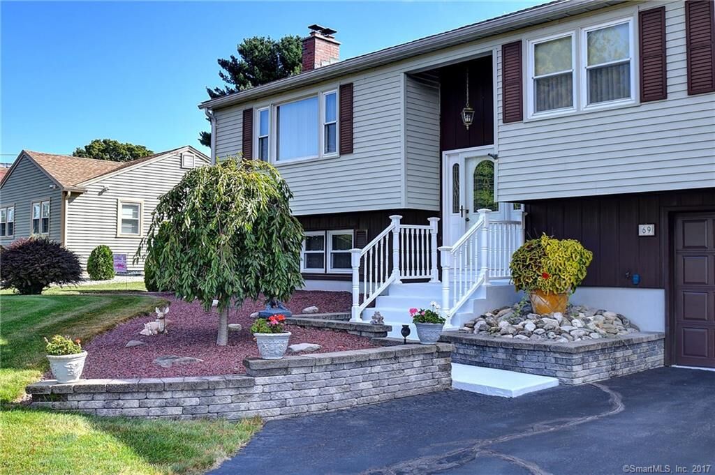 Property Photo: 69 Sunset Boulevard CT 06109